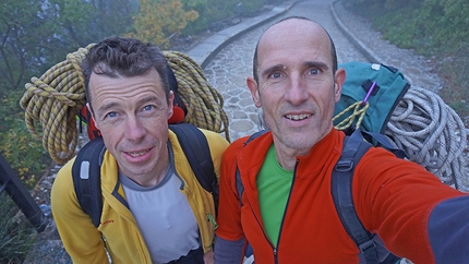 Gola di Frasassi, Rolando Larcher, Luca Giupponi - Free Frasassi: heading towards the base of the route