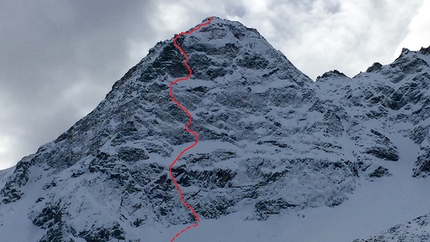 Wasserkopf, Vedrette di Ries, Simon Gietl, Vittorio Messini - Simon Gietl and Vittorio Messini during the first ascent of Hakuna Matata (V, M6 650m), Wasserkopf (3135m), Rieserferner Group, Tauern Alps.
