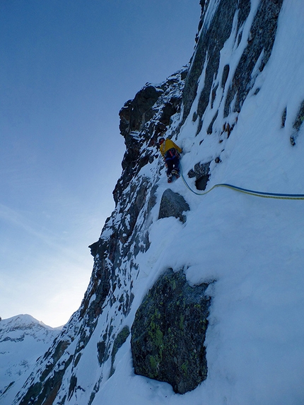 Wasserkopf, Vedrette di Ries, Simon Gietl, Vittorio Messini - Simon Gietl e Vittorio Messini durante la prima salita di Hakuna Matata (V, M6 650m), Wasserkopf (3135m), Vedrette di Ries, Alpi dei Tauri.