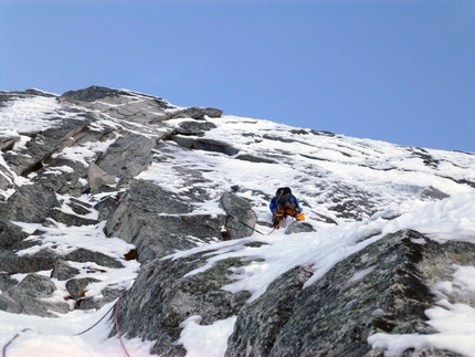 Monte Adamello, Daniele Frialdi, Marco Verzeletti - Durante la prima salita di La DaMa, Monte Adamello parete nord: Marco Verzeletti affronta il quinto tiro