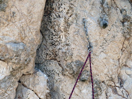 Climbing at Casarotto, Capo Caccia (Alghero, Sardinia) - A new belay