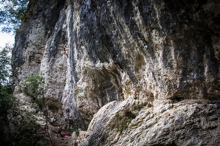 San Liberale - Emanuele Pellizzari warming up on Seppellite l'ascia 6c+ at San Liberale