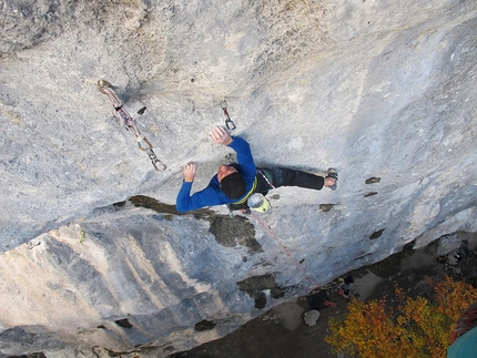 Toni Lamprecht - Toni Lamprecht libera Black Flag 8c+/9a, Rockywand, Kochel, Germania