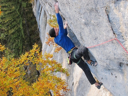 Toni Lamprecht - Toni Lamprecht libera Black Flag 8c+/9a, Rockywand, Kochel, Germania