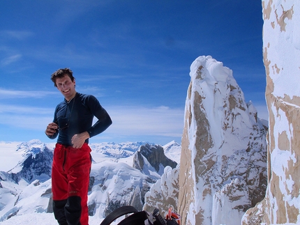 Cerro Torre, Patagonia - Via dei Ragni, Cerro Torre: Francesco Salvaterra, alle spalle la ovest della Torre Egger.