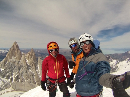 Cerro Torre, Patagonia - Via dei Ragni, Cerro Torre: Massimo Lucco, Marcello Cominetti e Francesco Salvaterra in vetta