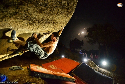 Petzl RocTrip 2014 - Boulder attorno al lago Bafa, Turchia, durante il Petzl RocTrip 2014.