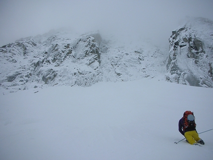 Monte Nero, Presanella - Rolling Stones (550m M6+ WI4+, Claudio Migliorini, Andrea Reboldi)