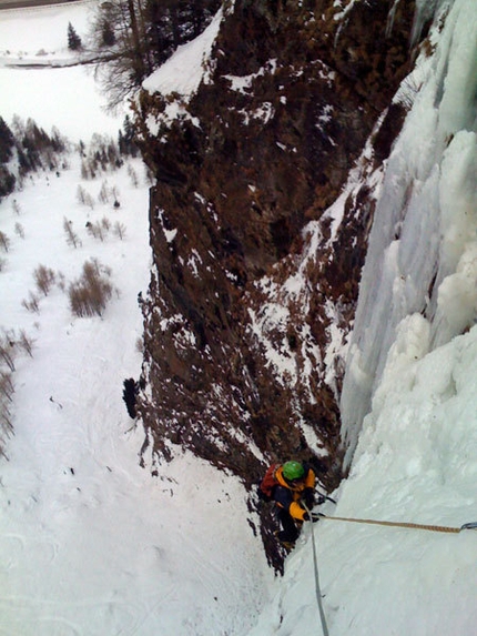 Leben ist jetzt - Emanuele Ciullo climbng Leben ist jetzt, Valle di Tures (Bz)