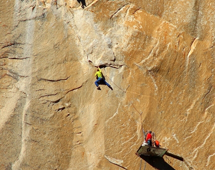 Tommy Caldwell, Kevin Jorgeson, El Capitan - Tommy Caldwell climbing pitch 13, together with Kevin Jorgeson, during their Dawn Wall push, El Capitan, Yosemite