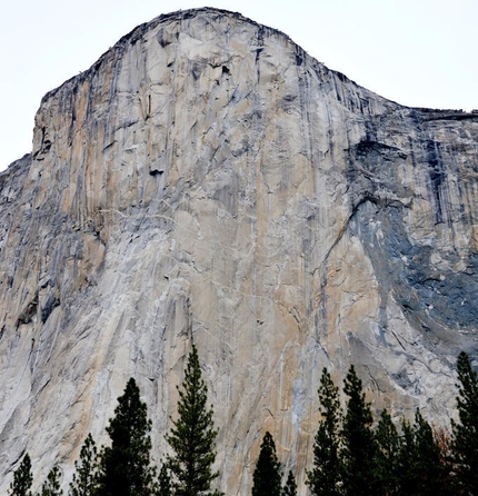 Tommy Caldwell, Kevin Jorgeson, El Capitan - The portaledge camp of Tommy Caldwell and Kevin Jorgeson  can be made out at half-height on their Dawn Wall push, El Capitan, Yosemite