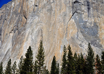 Tommy Caldwell, Kevin Jorgeson, El Capitan - The portaledge camp of Tommy Caldwell and Kevin Jorgeson  can be made out at half-height on their Dawn Wall push, El Capitan, Yosemite