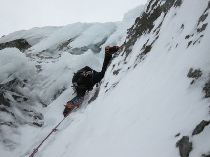 Per Leila (Cima delle Cenge, Val Val Riofreddo) - Massimo Laurencig on the first pitch