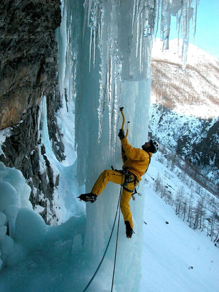 Freissinières - ice climbing Eldorado in France - Gramusat Direct.