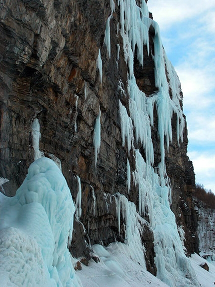Freissinières - ice climbing Eldorado in France - The start of Gramusat Direct.