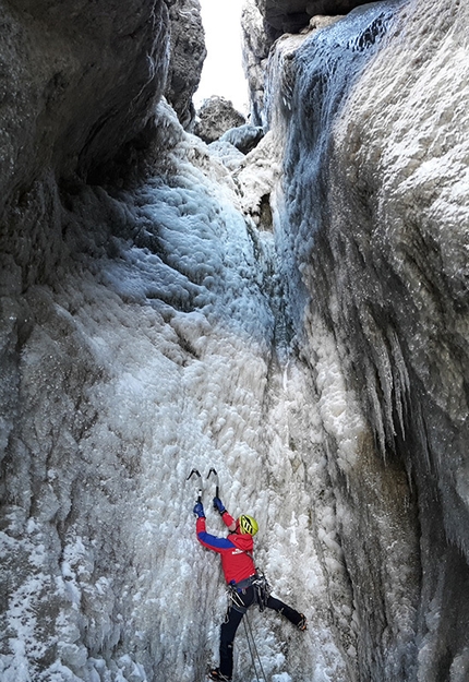 Dlacion de Frea, new ice and mixed climb on Sella Dolomites