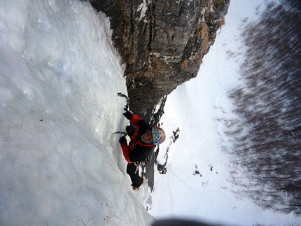 Exceptional ice climbing conditions in Ossola, Switzerland