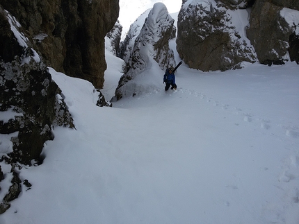 Mulaz, Pale di San Martino, Dolomiti, Giovanni Zaccaria, Francesco Chitarin - Salendo il canalone ovest, Mulaz