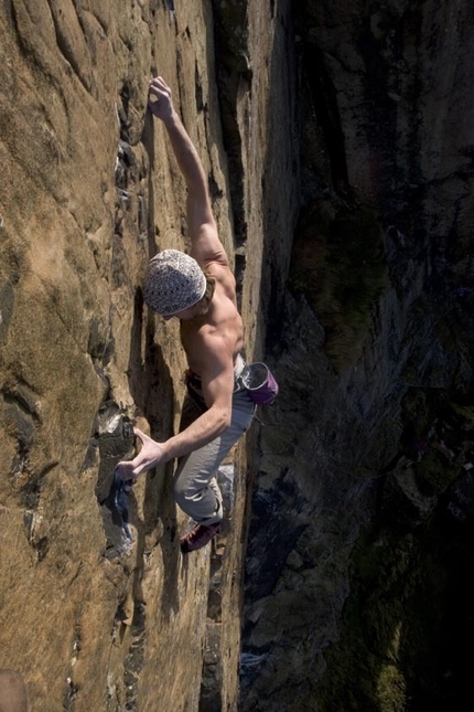 Dave MacLeod - Dave MacLeod during an early attempt of Rhapsody. Photo Steve Gordon