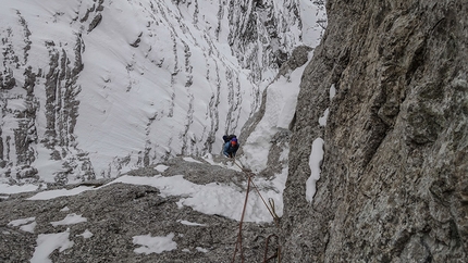 Triglav, Slovenia - Triglav parete nord: Matevž Mrak e Matevž Vukotic durante l'invernale delle vie Prusik - Szalay e Obraz Sfinge, effettuato dal 23 - 26 dicembre 2014