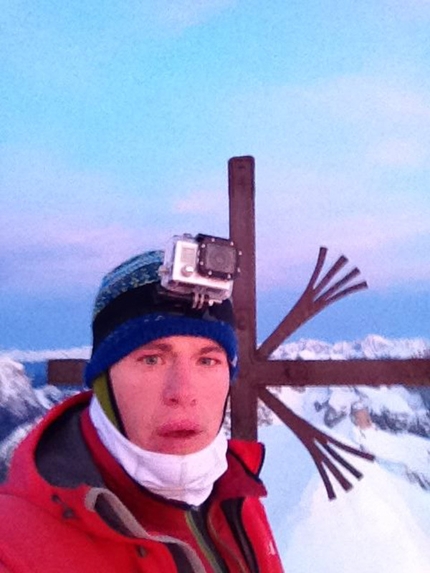 Tom Ballard, Cima Grande di Lavaredo, Starlight and Storm - Tom Ballard durante la sua salita invernale della via Comici - Dimai sulla parete nord di Cima Grande di Lavaredo, Dolomiti il 21 e 22 dicembre 2014.