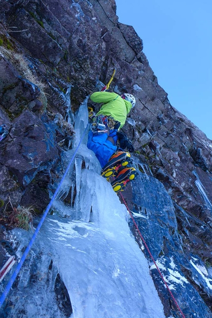 Greg Boswell & Guy Robertson, Coira Gorm, Scozia - Greg Boswell sul tiro chiave durante la prima salita di The Greatest Show On Earth, X/10, effettuata insieme a Guy Robertson a Coira Gorm, Cul Mor, Scozia