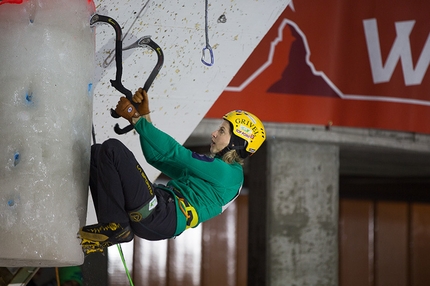 Ice Climbing World Cup 2015: Angelika Rainer and Maxim Tomilov win in Saas Fee