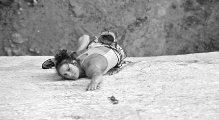 Argyro Papathanasiou - Argyro Papathanasiou climbing Au revoir 8b+/8c at Spilia Daveli, Athens, Greece