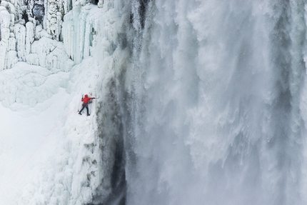 Will Gadd Niagara Falls - Will Gadd climbing the Niagara Falls on 27 January 2015