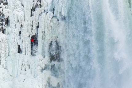 Will Gadd Niagara Falls - Will Gadd climbing the Niagara Falls on 27 January 2015