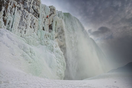 Will Gadd Niagara Falls - Will Gadd climbing the Niagara Falls on 27 January 2015