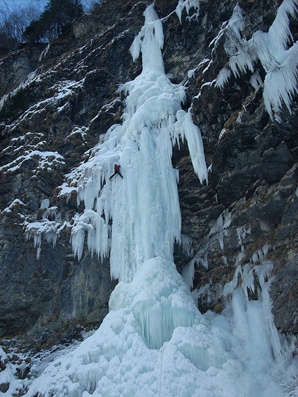 Massimo Piras - Massimo Piras climbing Mostro Sacro, Val di Gares