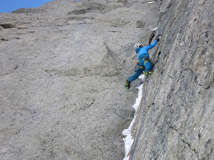 Tour Ronde, Monte Bianco - Chancer, Tour Ronde parete NO: Matt Helliker sul tiro chiave di M6