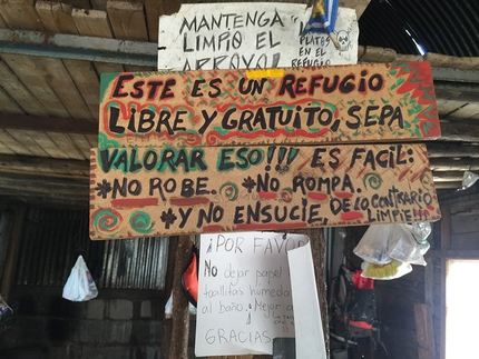 Los Arenales, Argentina - Climbing at Los Arenales: Argentinien Hut rules ;-)