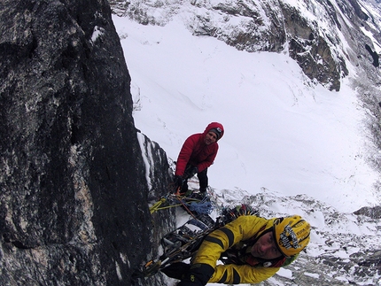 Trollveggen Troll Wall, Norvegia, Marek Raganowicz, Marcin Tomaszewski - Marek Raganowicz and Marcin Tomaszewski during the first ascent of  Katharsis (1100m, A4/M7) Trollveggen Troll Wall, Norway