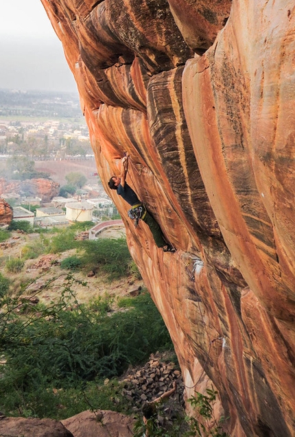 Nicolas Favresse, Badami, India - Nicolas Favresse durante la salita trad di Ganesh a Badami in India