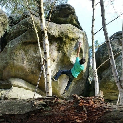 Niccolò Ceria 8B flash a Fontainebleau