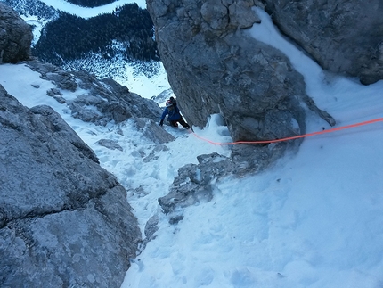 Schneefernerkopf, Michael Wohlleben, Joachim Feger - Michael Wohlleben e Joachim Feger durante la prima salita di Optimist (1300m, M6,) Schneefernerkopf, Wetterstein