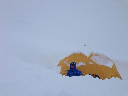 Manaslu Expedition 2015 - Simone Moro e Tamara Lunger lasciano temporaneamente il Campo Base