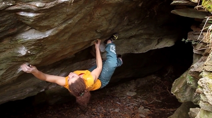 Giorgia Tesio, Varazze - Giorgia Tesio climbing Alphacentaury (stand start) 8A, Varazze