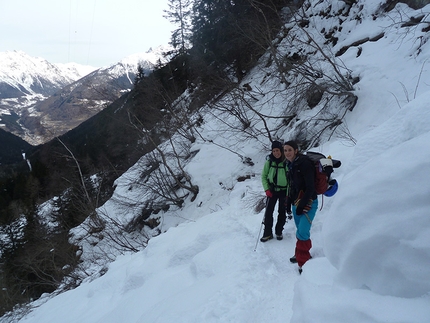 4810m di blablabla. Ovvero dell’andar per monti tra ragazze - Cascate di ghiaccio - Val Paghera