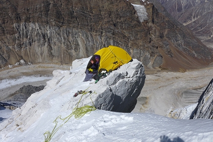 Shivling, Daniela Teixeira, Paulo Roxo - 'Cookie camp', our 15º decent high (ramp?) camp, at 5800m.