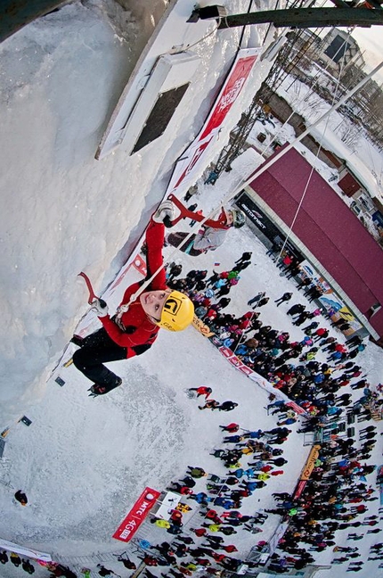 Coppa del Mondo di arrampicata su ghiaccio 2015 - Ekaterina Koshcheeva, vincitrice del Campionato del Mondo Speed