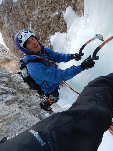 Hrushka, Mur de Pisciadù, Sella, Dolomiti, Francesco Salvaterra, Marcello Cominetti - Francesco Salvaterra e Marcello Cominetti durante la salita invernale della via Hrushka sul Mur de Pisciadu Orientale, gruppo del Sella, Dolomiti