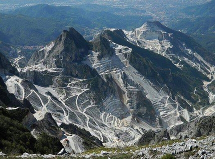 Alpi Apuane e Appennini: la lettera aperta dai rifugisti per salvare il Piano Paesaggistico della Regione Toscana