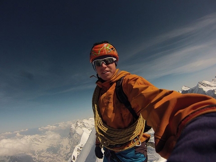 Tom Ballard, Eiger, Starlight and Storm - Tom Ballard in cima all' Eiger, la cima non soltanto della montagna ma anche del suo progetto invernale.