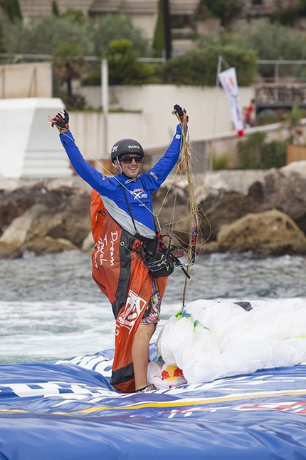 Red Bull X-Alps 2015 - Aaron Durogati during the Red Bull X-Alps 2013