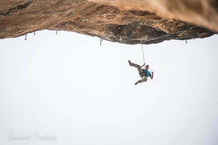 Jonathan Siegrist climbs La Rambla at Siurana