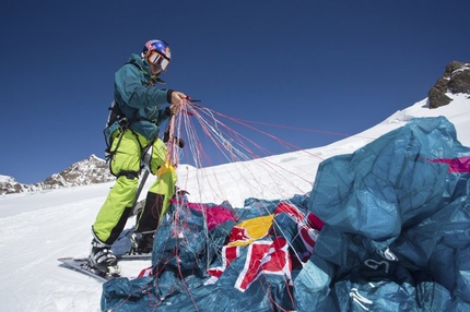 Red Bull X-Alps 2015 - Il meranese Aaron Durogati, classe 1986