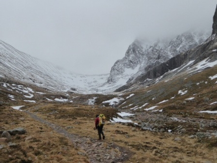 Scozia arrampicata invernale, Gian Luca Cavalli, Marcello Sanguineti - Verso il Ben Nevis